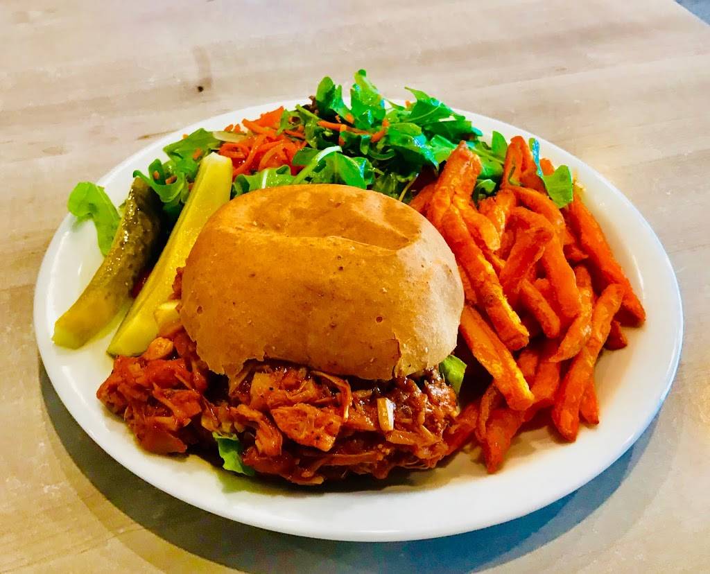 Nabati Bistro | restaurant | 1859 Rue Saint-Louis, Saint-Laurent, QC H4M 1N5, Canada | 5145095119 OR +1 514-509-5119