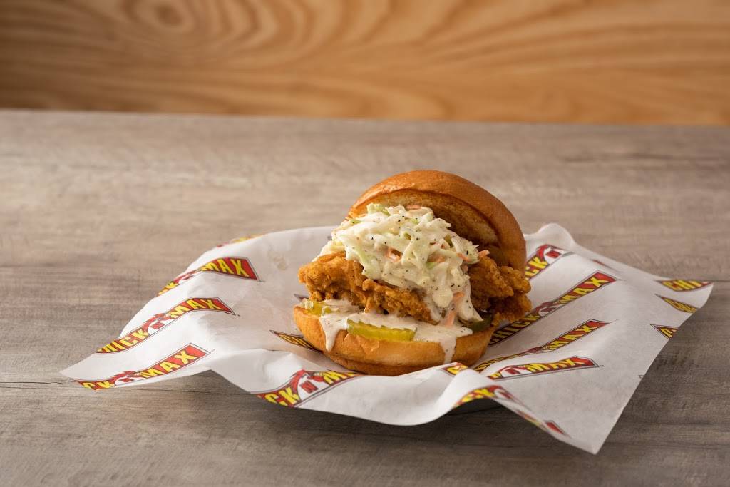 Chick N Max | restaurant | 3520 N Maize Rd, Wichita, KS 67205, USA | 3169777030 OR +1 316-977-7030