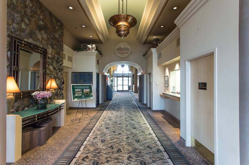 Desert Pines Golf Club | restaurant | 3415 E Bonanza Rd, Las Vegas, NV 89101, USA | 7023884400 OR +1 702-388-4400