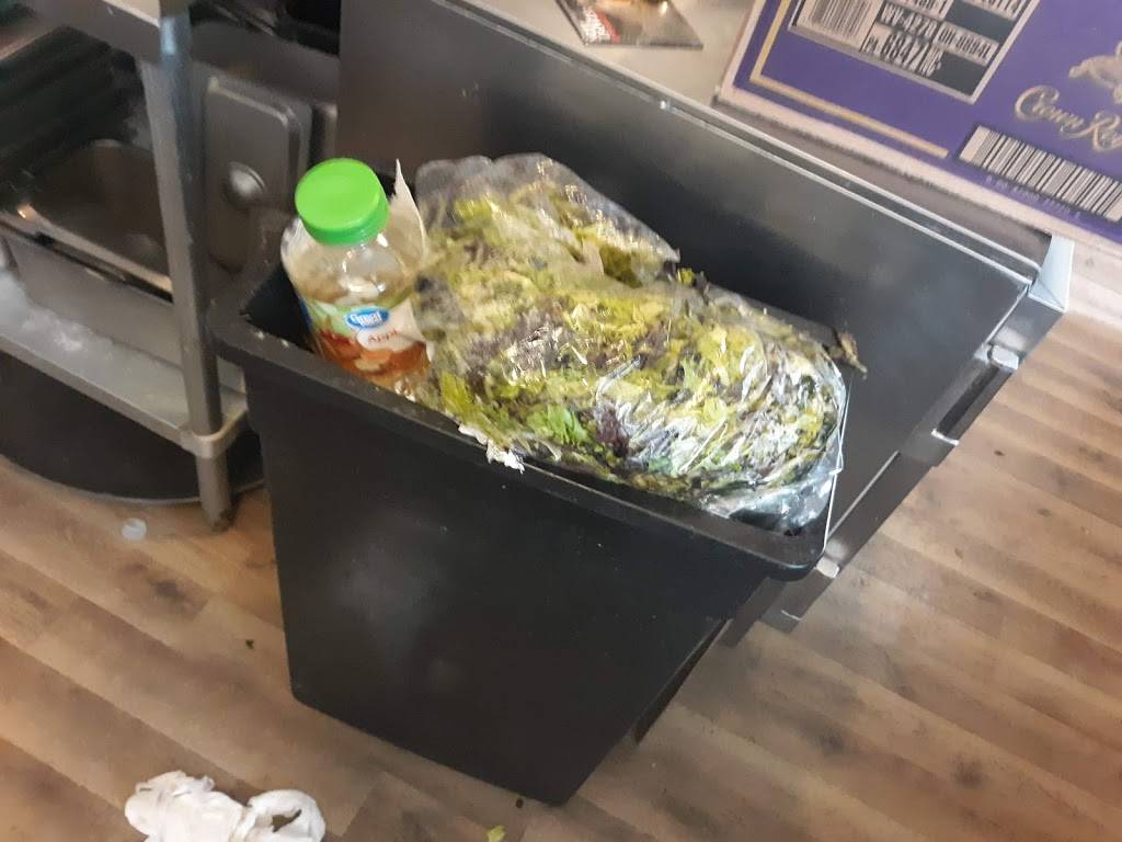 Crazy Bobs BBQ | restaurant | Brooks Park Dr, Okoboji, IA 51355, USA | 7123328013 OR +1 712-332-8013