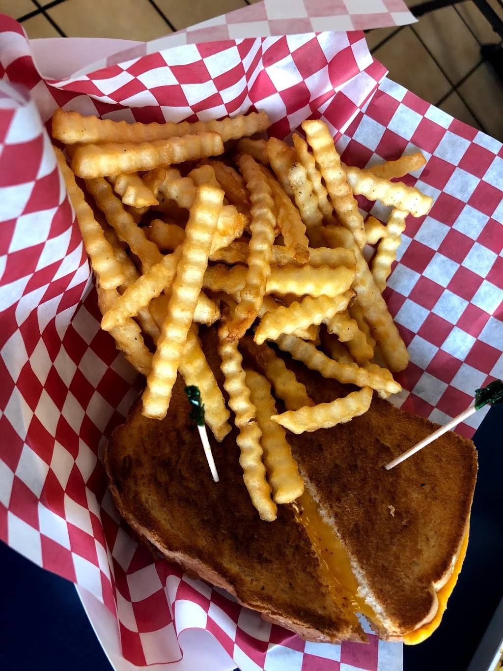 Dougs Place Restaurant & Catering | restaurant | 86742 McVay Hwy, Eugene, OR 97405, USA | 5419881828 OR +1 541-988-1828