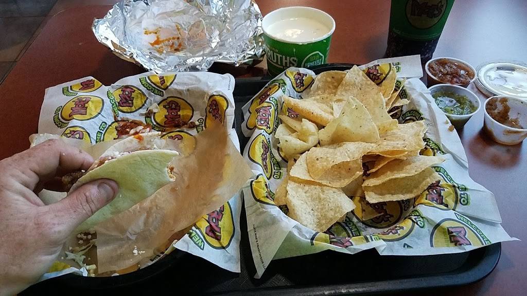 Moes Southwest Grill | restaurant | 15652 NW US Hwy 441, Alachua, FL 32615, USA | 3864621205 OR +1 386-462-1205