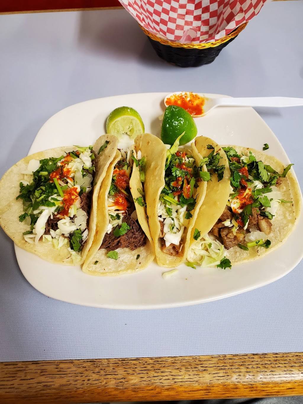 El Rinconcito | restaurant | 201 E Main St, Lyons, KS 67554, USA | 6202575600 OR +1 620-257-5600