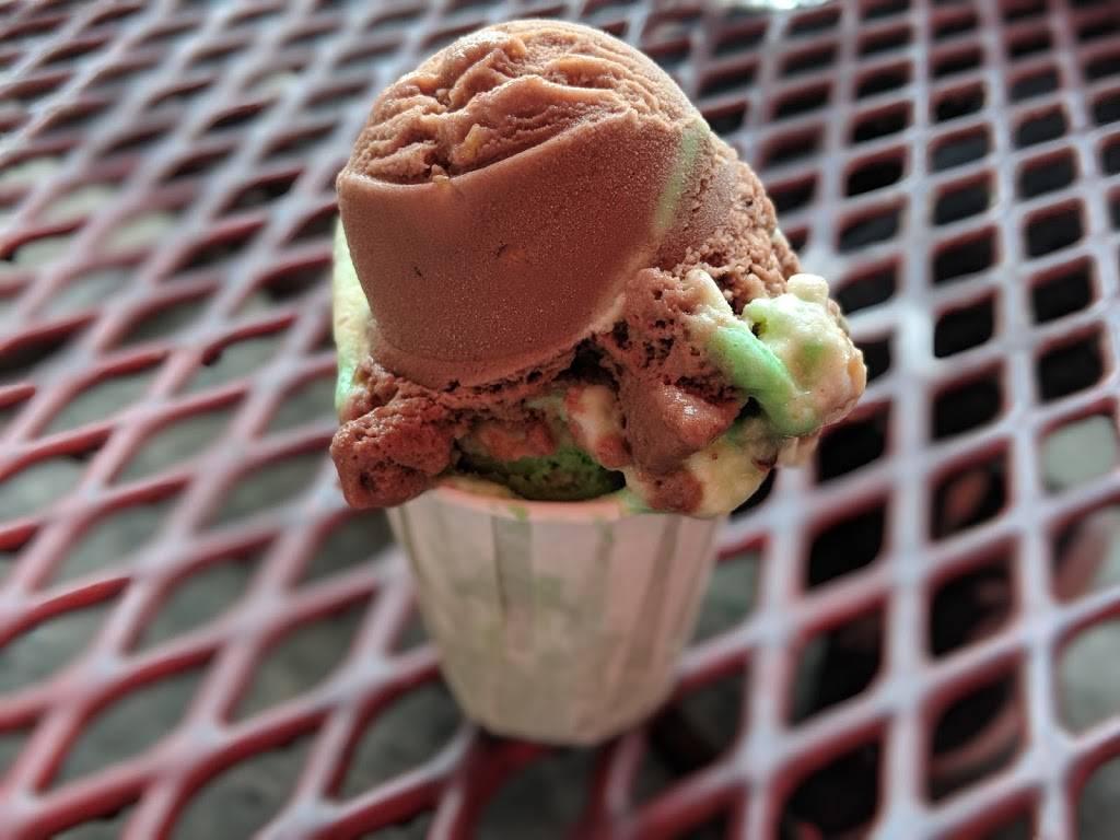 L&B Spumoni Gardens | restaurant | 2725 86th St, Brooklyn, NY 11223, USA | 7184491230 OR +1 718-449-1230