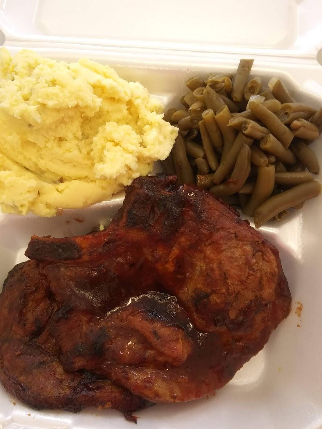 Donnies BBQ Corner | restaurant | 2517 Oak Grove Rd, New Hope, AL 35760, USA | 2567234396 OR +1 256-723-4396