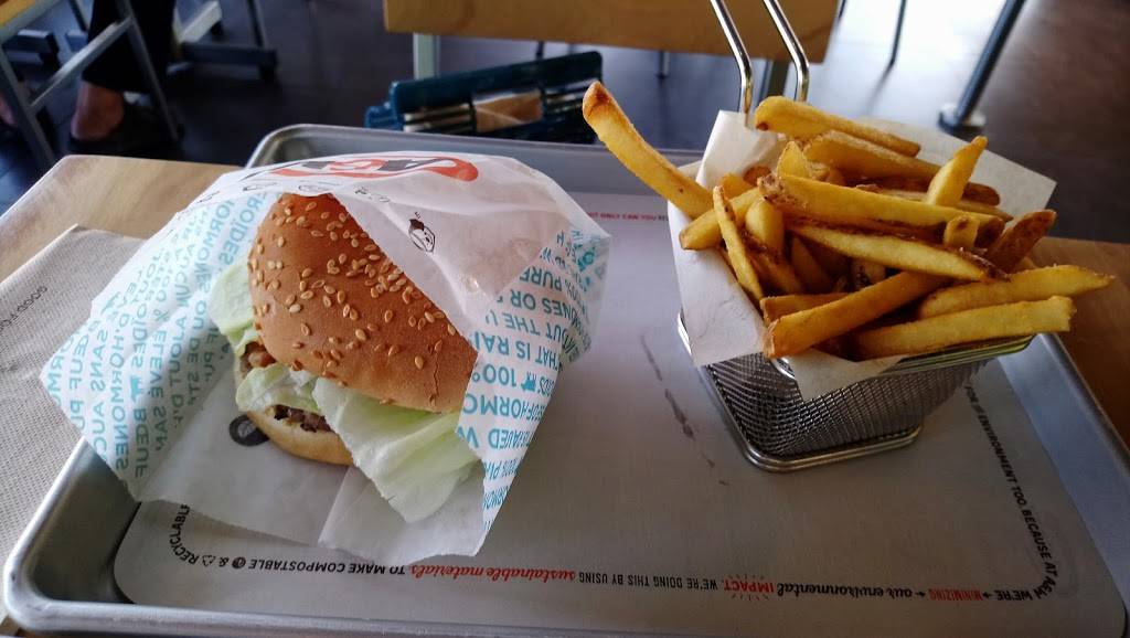 A&W Canada | restaurant | 390 Dundas St E, Oakville, ON L6H 6Z9, Canada | 9052576822 OR +1 905-257-6822