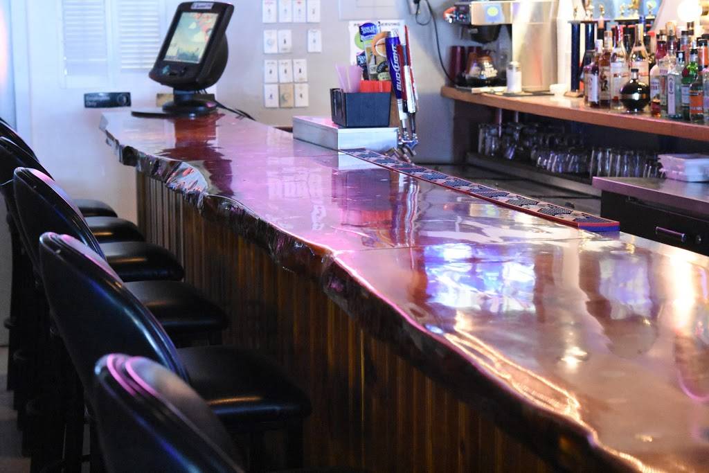 Supreme House of Pizza and Teddys Lounge | restaurant | 68 Main St, Raymond, NH 03077, USA | 6038959500 OR +1 603-895-9500