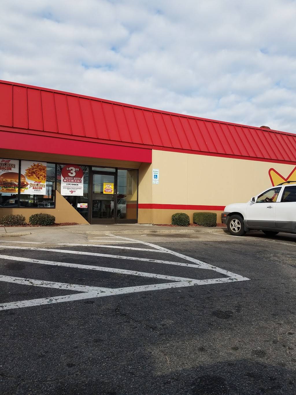 Hardees | restaurant | 5900 W High St W, Portsmouth, VA 23703, USA | 7574846424 OR +1 757-484-6424