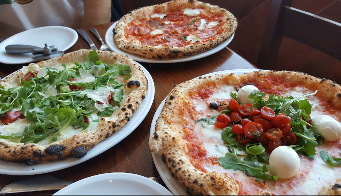 Spacca Napoli Pizzeria | restaurant | 1769 W Sunnyside Ave, Chicago, IL 60640, USA | 7738782420 OR +1 773-878-2420