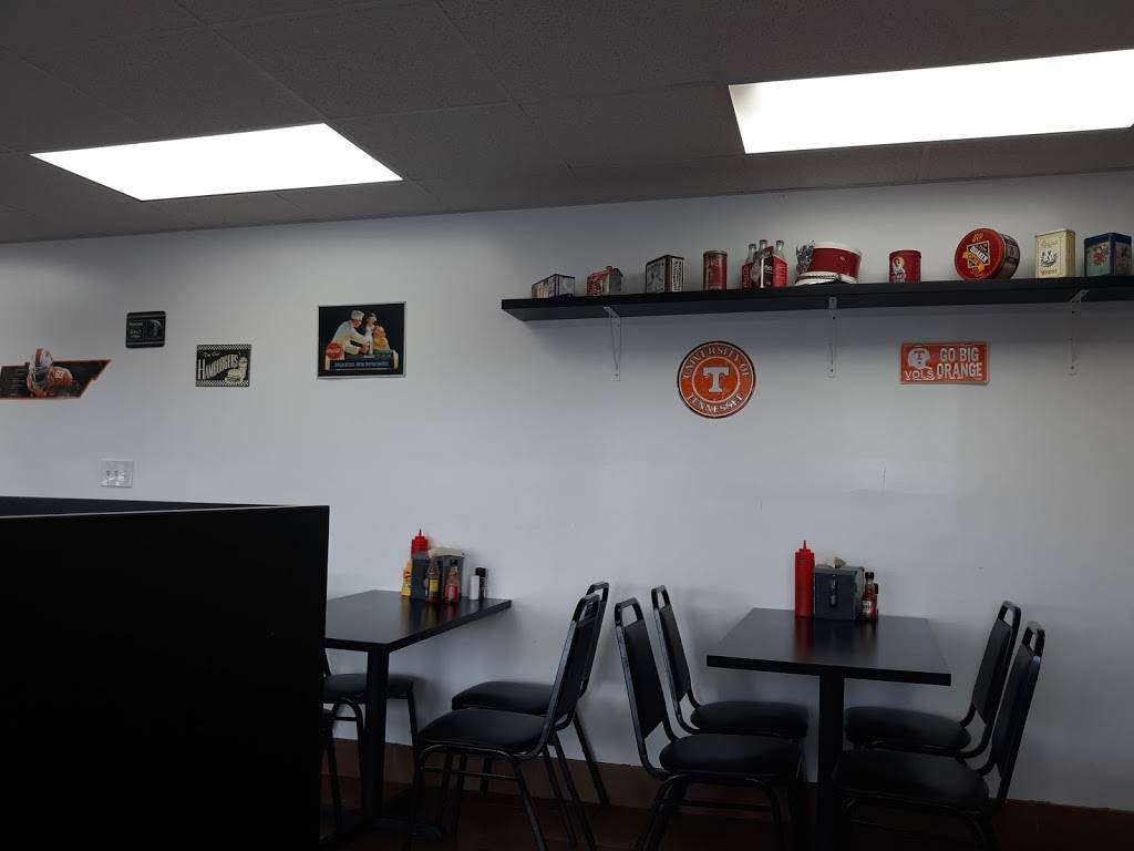 Halls Deli Cuban Cafe | restaurant | 7438 Maynardville Pike, Knoxville, TN 37938, USA | 8653773222 OR +1 865-377-3222