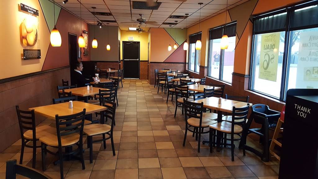 Golden Chick | meal takeaway | 1610 S Fort Hood St, Killeen, TX 76542, USA | 2545547939 OR +1 254-554-7939