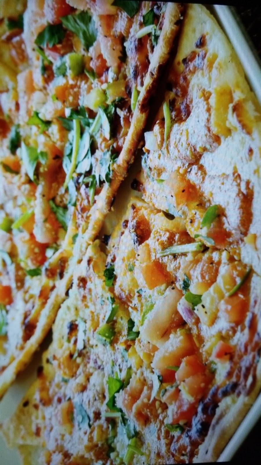 Chilis Grill & Bar | meal takeaway | 1292 E Prosperity Ave, Tulare, CA 93274, USA | 5596864475 OR +1 559-686-4475