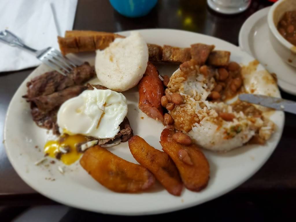 Macitas Restaurant & Bakery | restaurant | 18533 S Dixie Hwy, Cutler Bay, FL 33157, USA | 3052590404 OR +1 305-259-0404