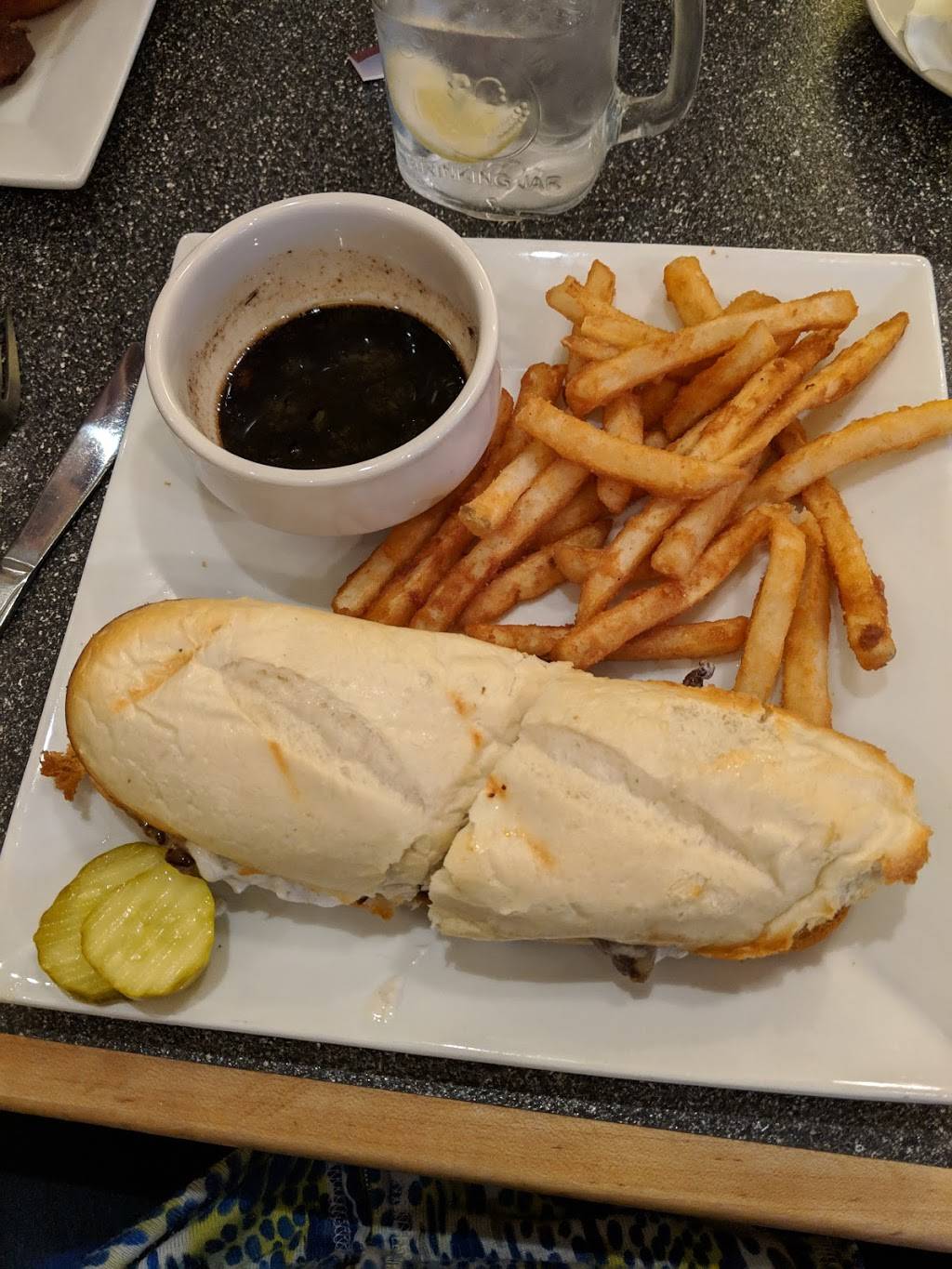 The Hub | restaurant | 55 Main St, North Adams, MA 01247, USA | 4136622500 OR +1 413-662-2500