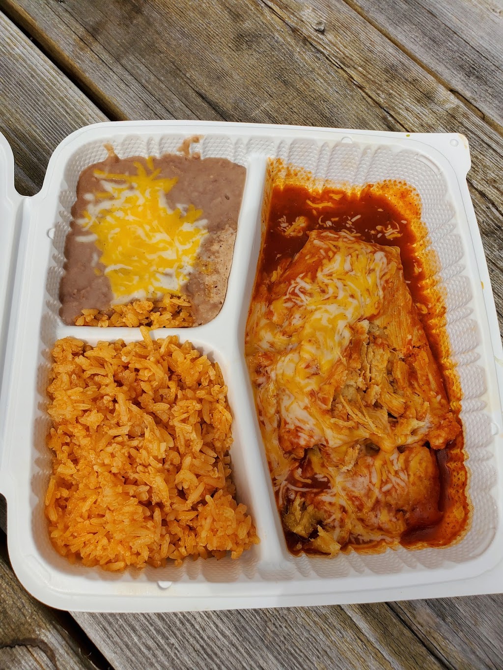 Lolitas Taqueria | restaurant | N., 10700 US-101, Smith River, CA 95567, USA | 7074870881 OR +1 707-487-0881