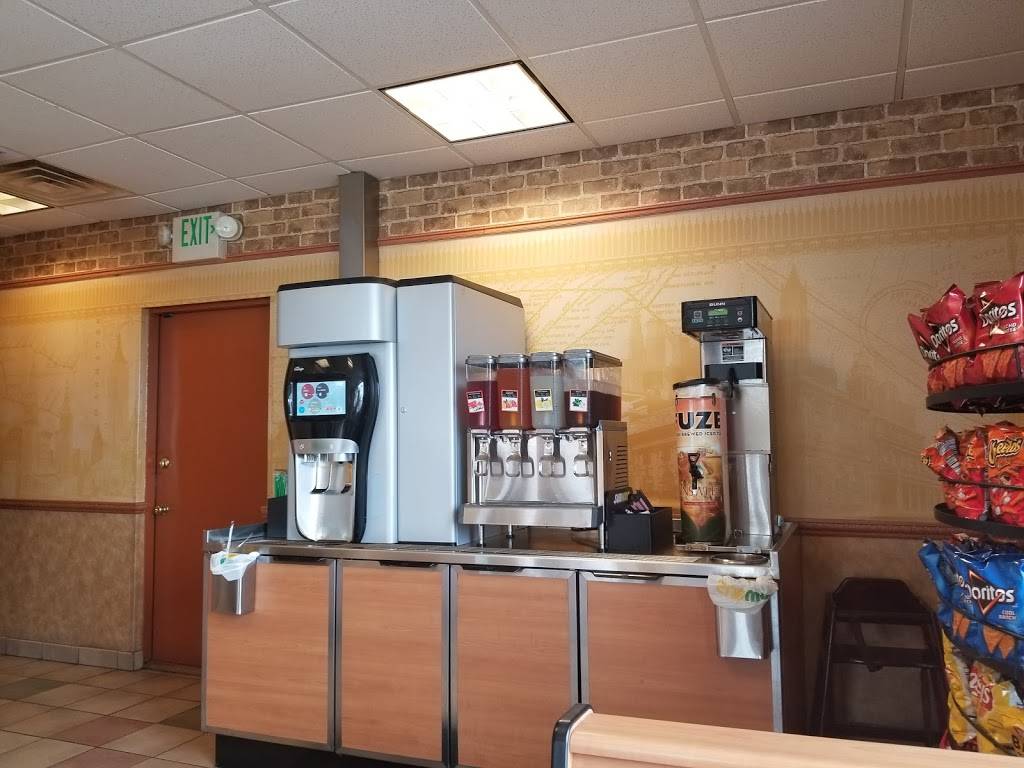 Subway | restaurant | 9299 Broadway, Merrillville, IN 46410, USA | 2197365734 OR +1 219-736-5734