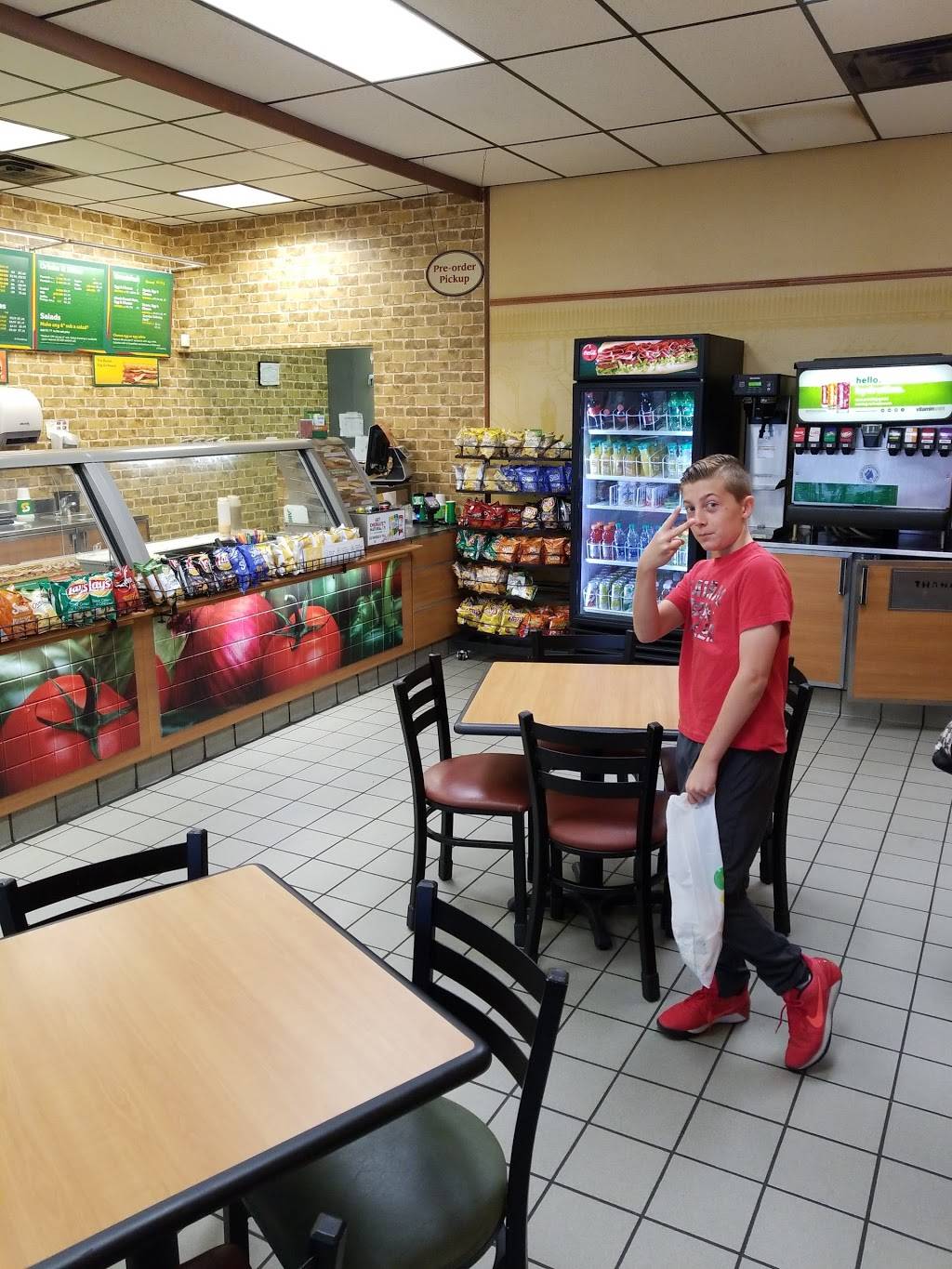 Subway Restaurants | restaurant | Shops of, 100 Country Club Rd Ste 105, Argyle, TX 76226, USA | 9404649988 OR +1 940-464-9988
