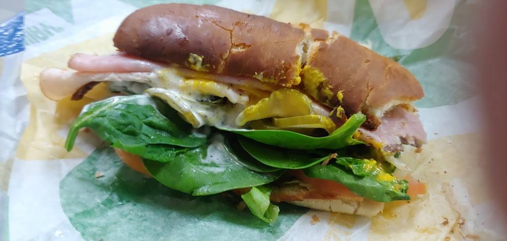 Subway | restaurant | 1461 N Santa Fe Ave #101, Vista, CA 92084, USA | 7606303000 OR +1 760-630-3000