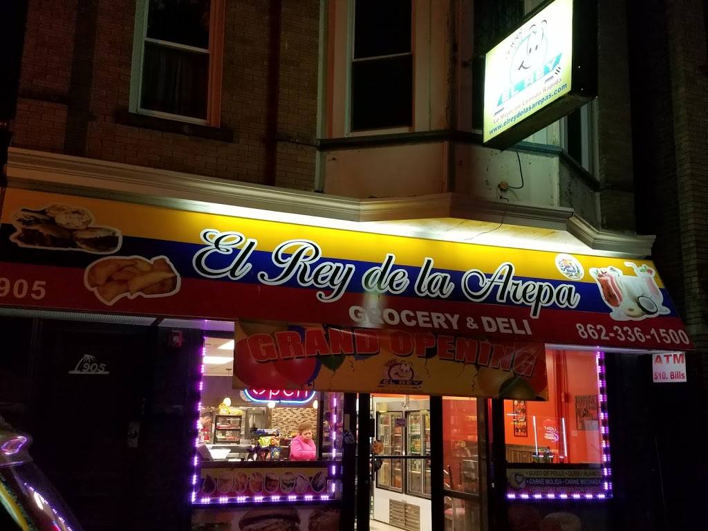 El Rey De Las Arepas | restaurant | 905 Main St, Paterson, NJ 07503, USA | 8623361500 OR +1 862-336-1500