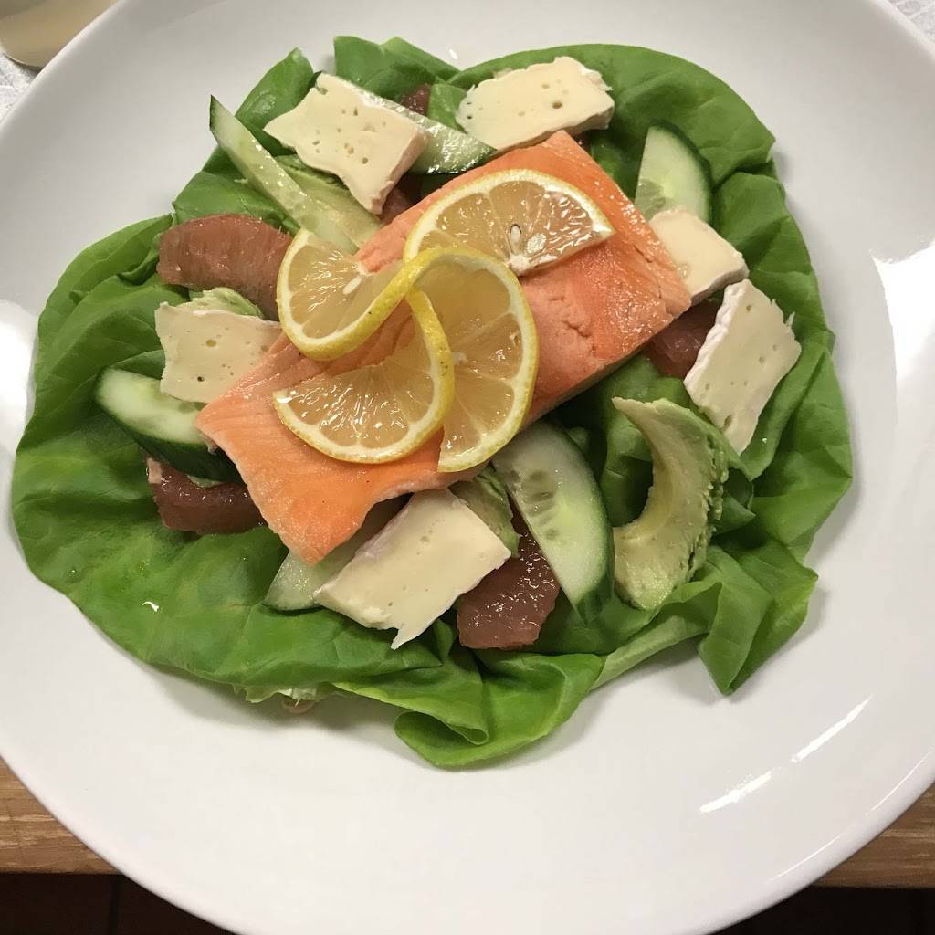 McKnights Kitchen & Tap | restaurant | 2201 Burns Ave, St Paul, MN 55119, USA | 6517312220 OR +1 651-731-2220