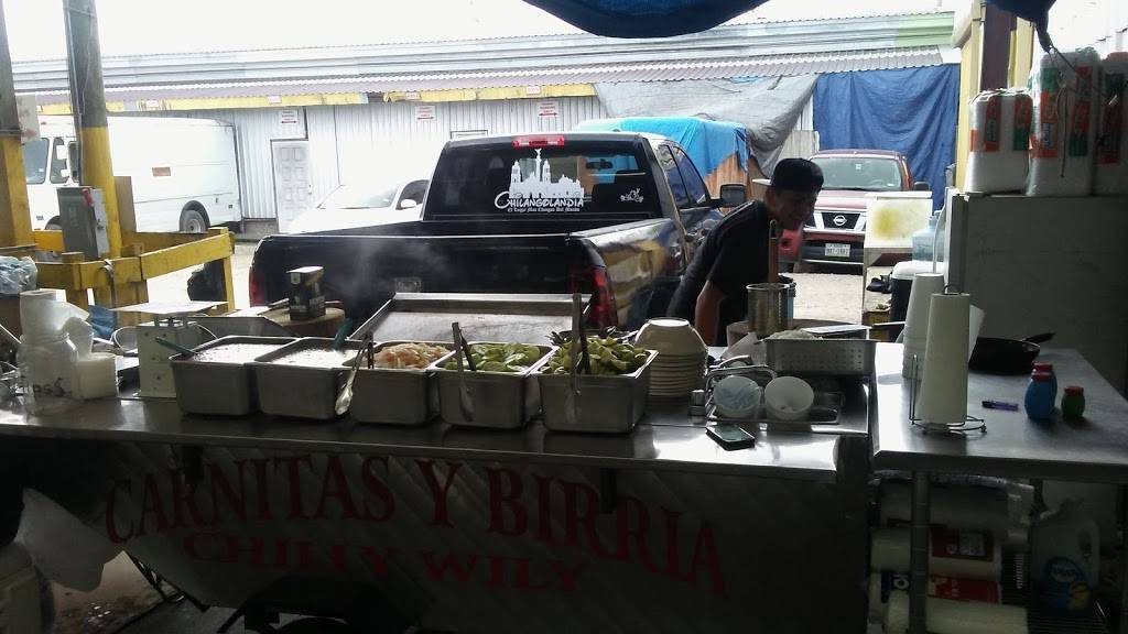 Tacos El Chilly Willy | restaurant | 8705 Airline Dr, Houston, TX 77037, USA | 3616529509 OR +1 361-652-9509