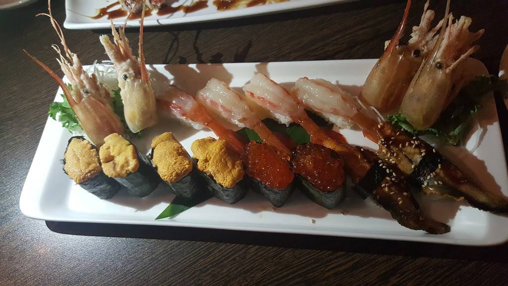 Niu Japanese Fusion Lounge | restaurant | 332 E Illinois St, Chicago, IL 60611, USA | 3125272888 OR +1 312-527-2888