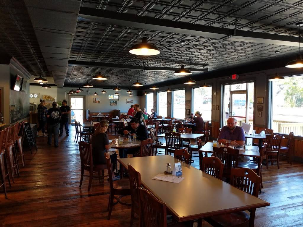 Rail Line Brewing | restaurant | 301 N Main St, Simpsonville, SC 29681, USA | 8649627175 OR +1 864-962-7175