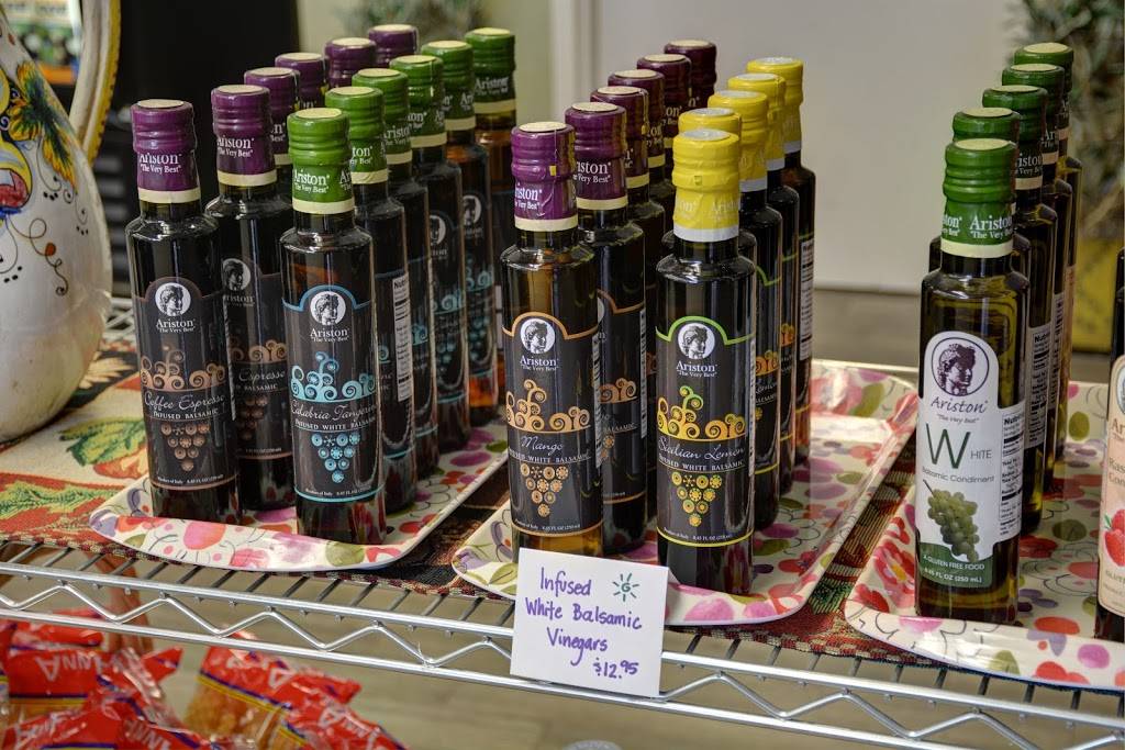 New England Pasta Company & Cafe | restaurant | 300 W Main St, Avon, CT 06001, USA | 8606789100 OR +1 860-678-9100