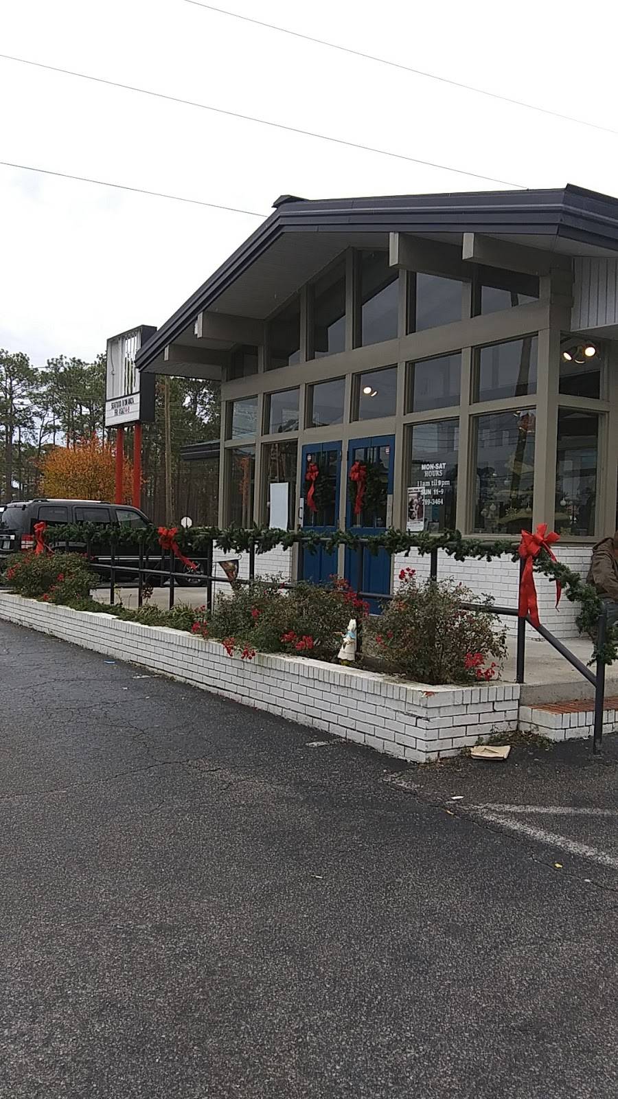 Carolina BBQ | restaurant | 1602 S College Rd, Wilmington, NC 28403, USA | 9107993464 OR +1 910-799-3464