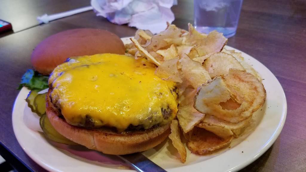 Foghorns Springdale | restaurant | 1100 48th Pl, Springdale, AR 72762, USA | 4797172020 OR +1 479-717-2020