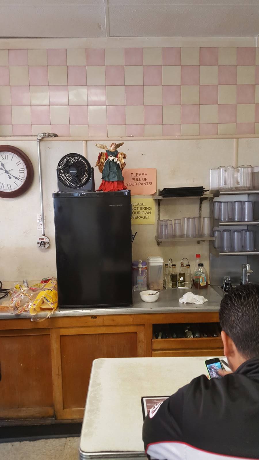 Three Star Restaurant | restaurant | 1806 E 28th St, Lorain, OH 44055, USA | 4402777105 OR +1 440-277-7105