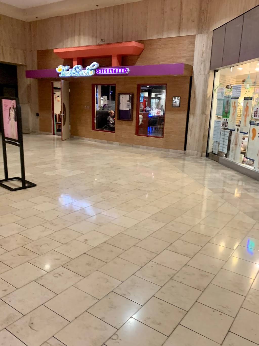 Thai Basil | restaurant | 4550 E Cactus Rd G28, Phoenix, AZ 85032, USA | 6027880899 OR +1 602-788-0899