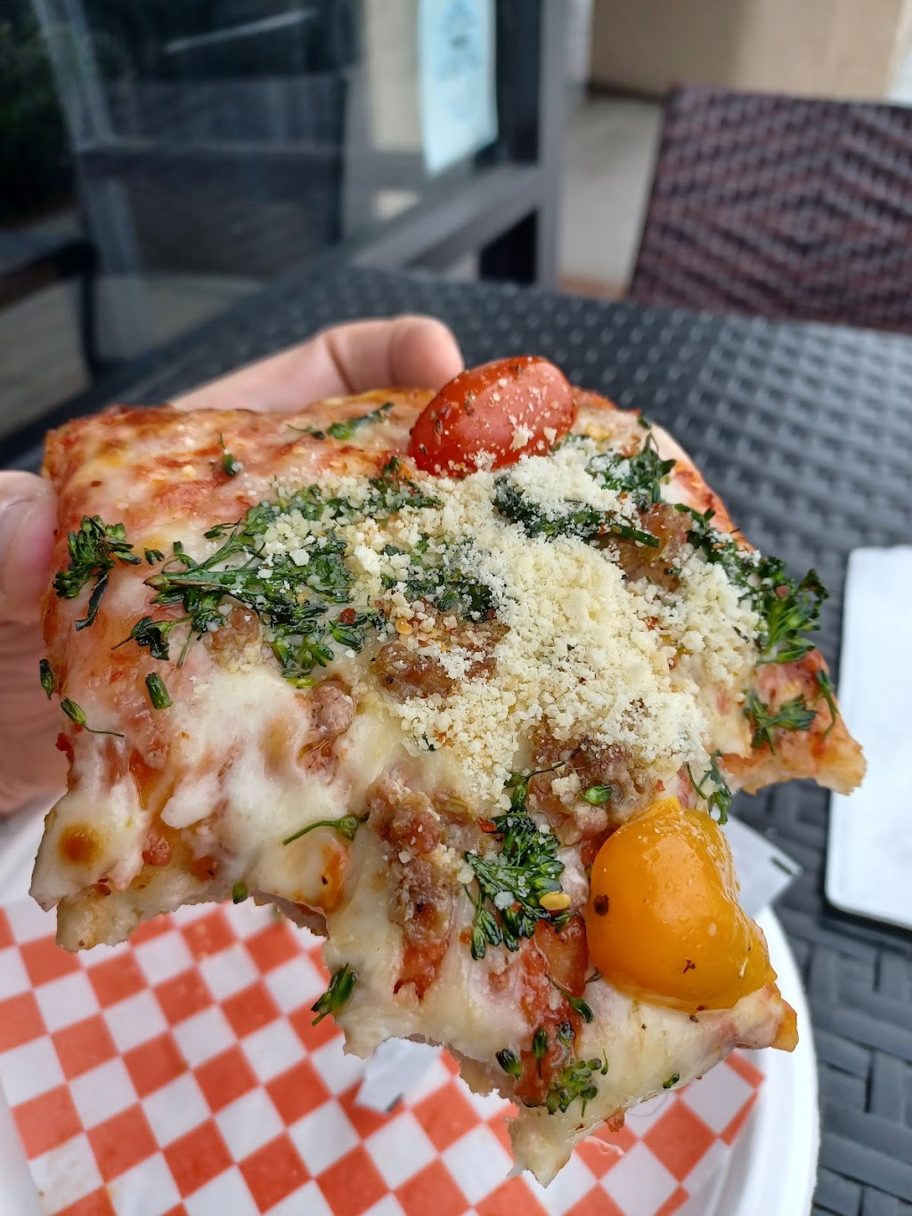 Slices | restaurant | 2801 East Coast Hwy, Corona Del Mar, CA 92625, USA | 9494325190 OR +1 949-432-5190