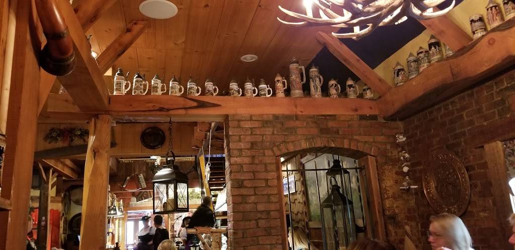 The Village Lanterne | restaurant | 155 N Wellwood Ave, Lindenhurst, NY 11757, USA | 6312251690 OR +1 631-225-1690