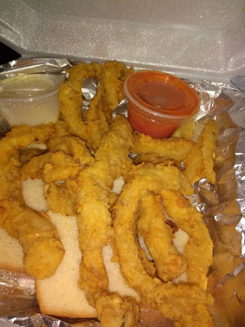 Chucksters | restaurant | 801 E 4th St, Waterloo, IA 50703, USA | 3192321359 OR +1 319-232-1359