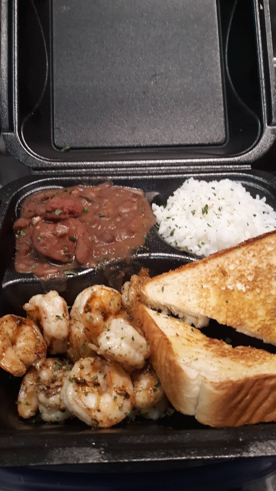 ShayTiggs | restaurant | 7190 Downman Rd suite f, New Orleans, LA 70126, USA | 5047667007 OR +1 504-766-7007