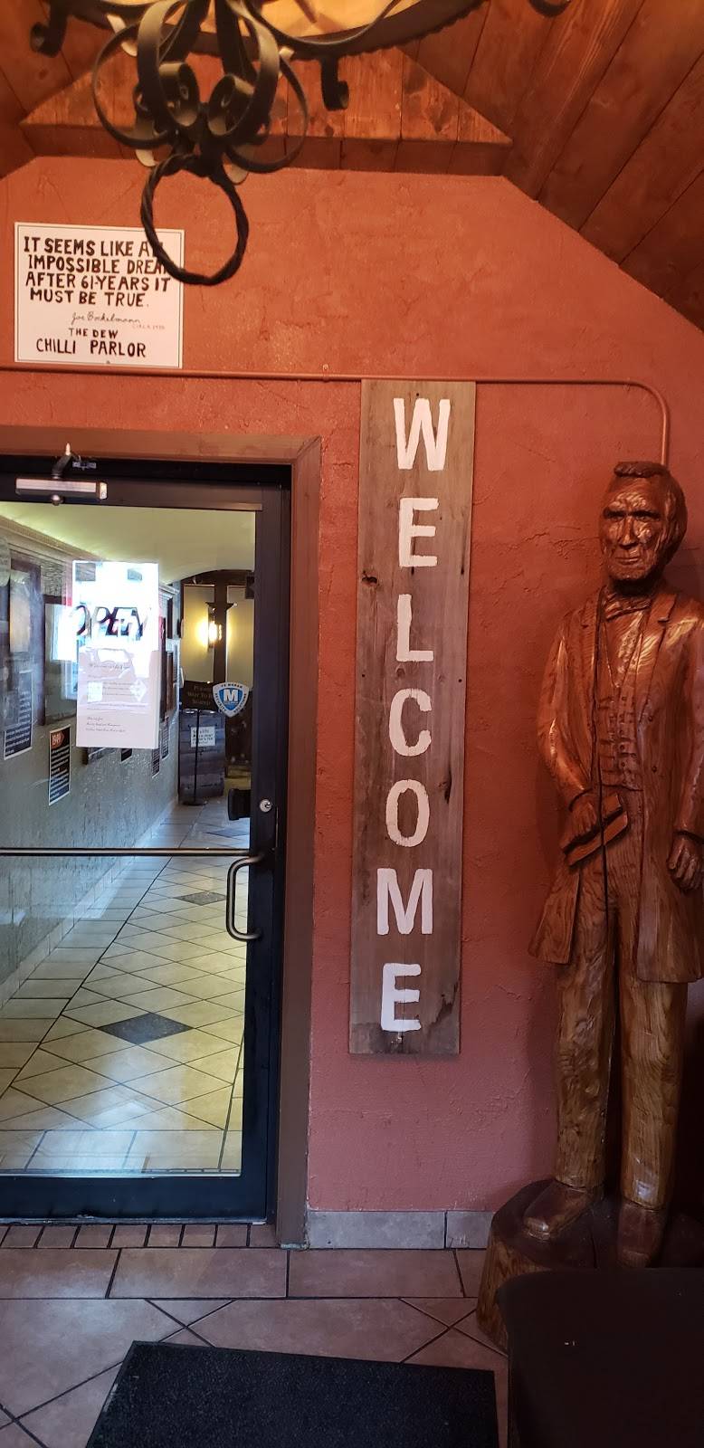 Dew Chilli Parlor Pub and Grill | restaurant | 301 N Grand Ave W, Springfield, IL 62702, USA | 2176702530 OR +1 217-670-2530