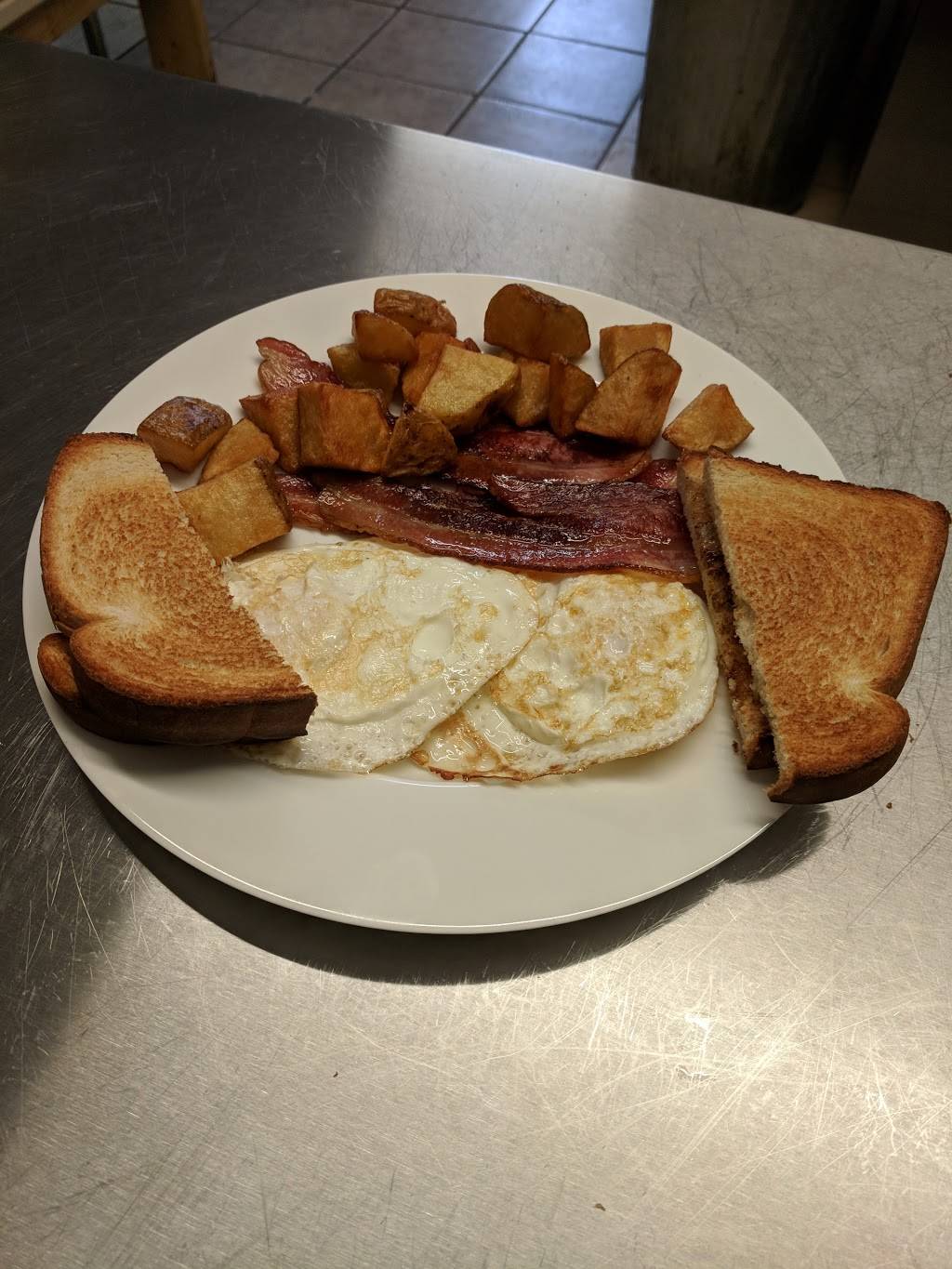 Korner Perk | restaurant | 101 Broadway, Tillsonburg, ON N4G 3P5, Canada | 5194094400 OR +1 519-409-4400