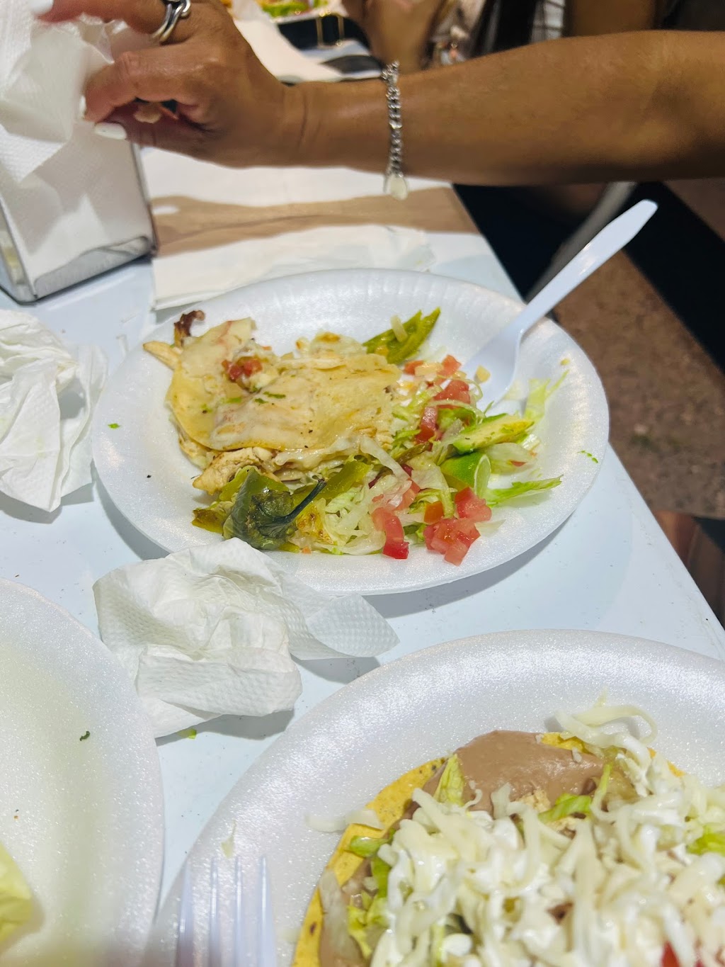 Burritos Julies | restaurant | 1720 Bridge Blvd SW #104, Albuquerque, NM 87105, USA | 5052614668 OR +1 505-261-4668