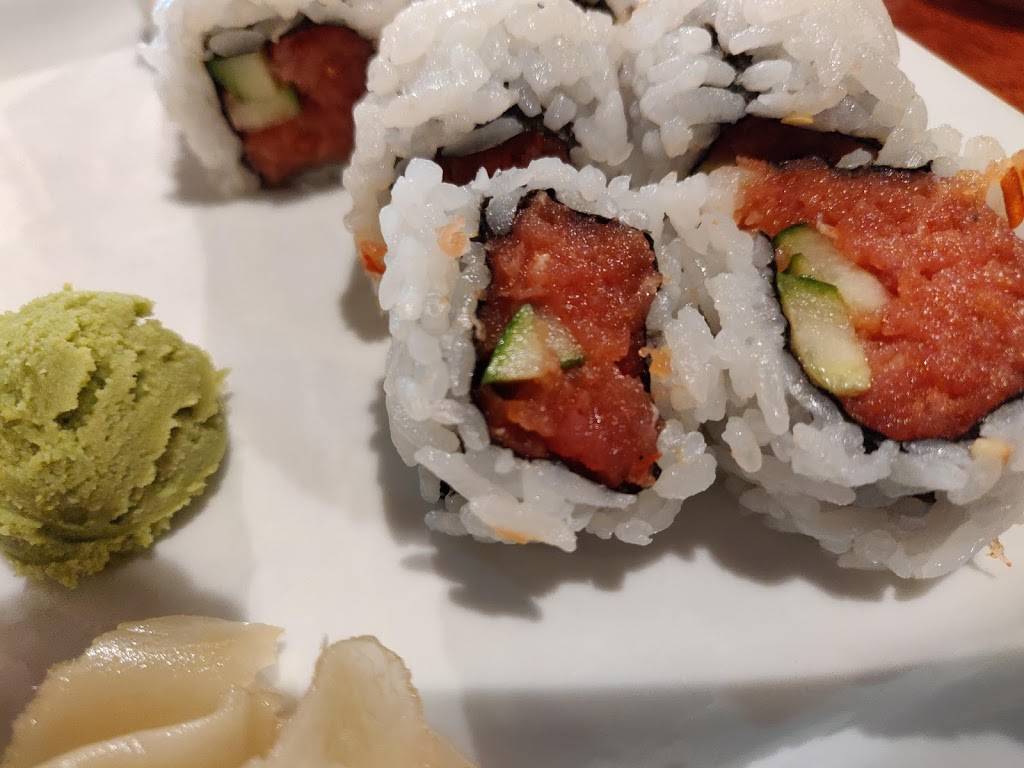 Arigato Sushi Boutique | restaurant | 140 N College St #101, Auburn, AL 36830, USA | 3348873915 OR +1 334-887-3915