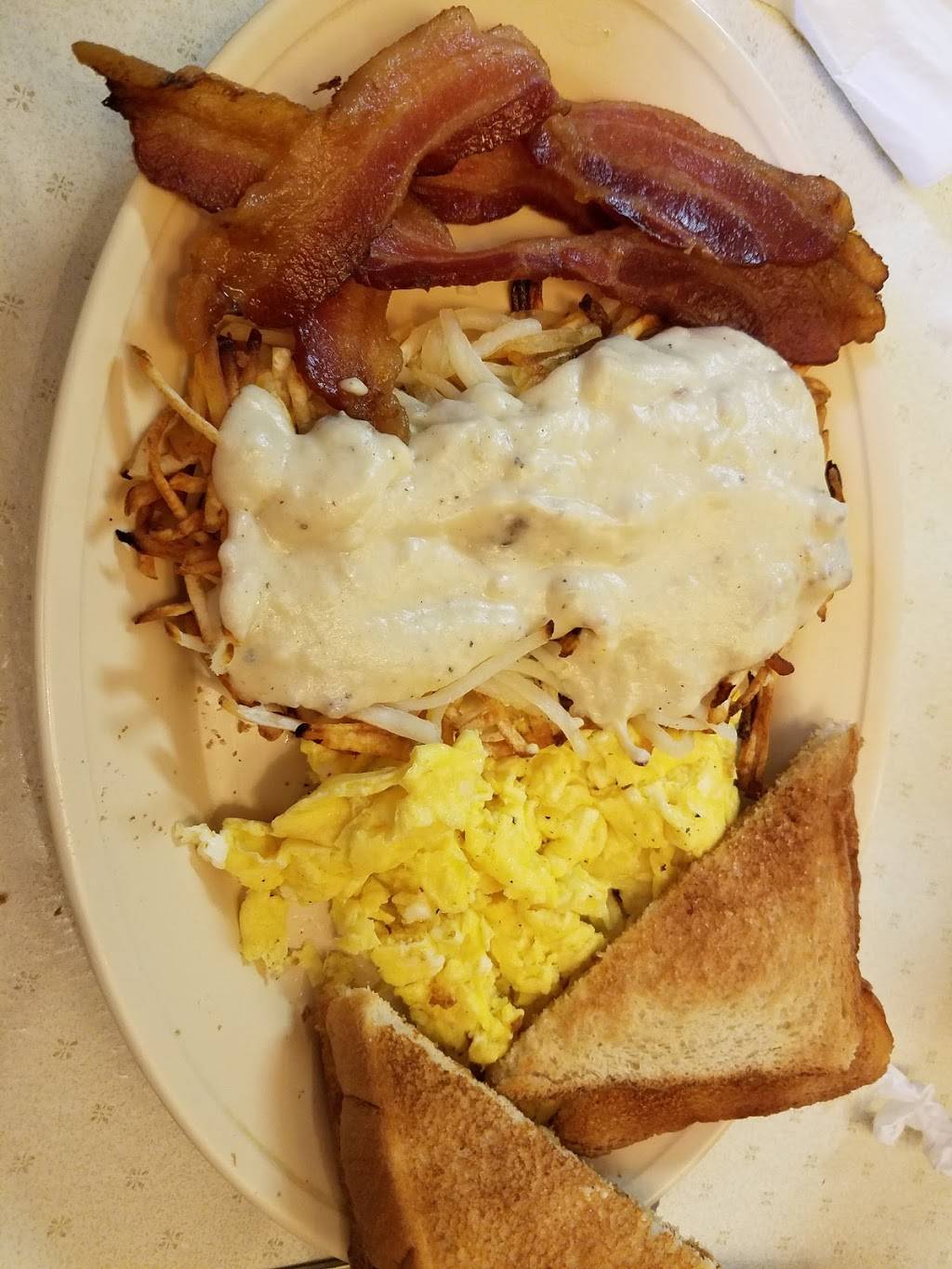 Grandmas Kitchen | restaurant | 111 State St, Irving, IL 62051, USA | 2175334621 OR +1 217-533-4621