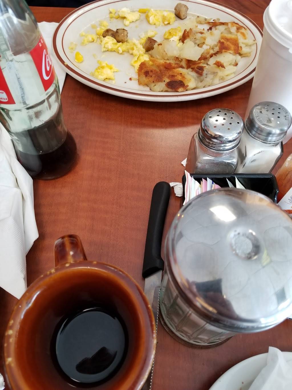 Cedar Cafe | restaurant | 1106 N Cedar Lake Rd, Round Lake Beach, IL 60073, USA | 8477409920 OR +1 847-740-9920