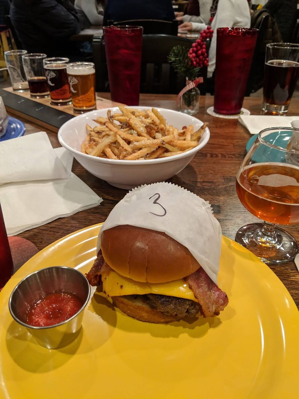 Bones Burgers | restaurant | 3235 Madison Rd, Cincinnati, OH 45209, USA | 5133210369 OR +1 513-321-0369