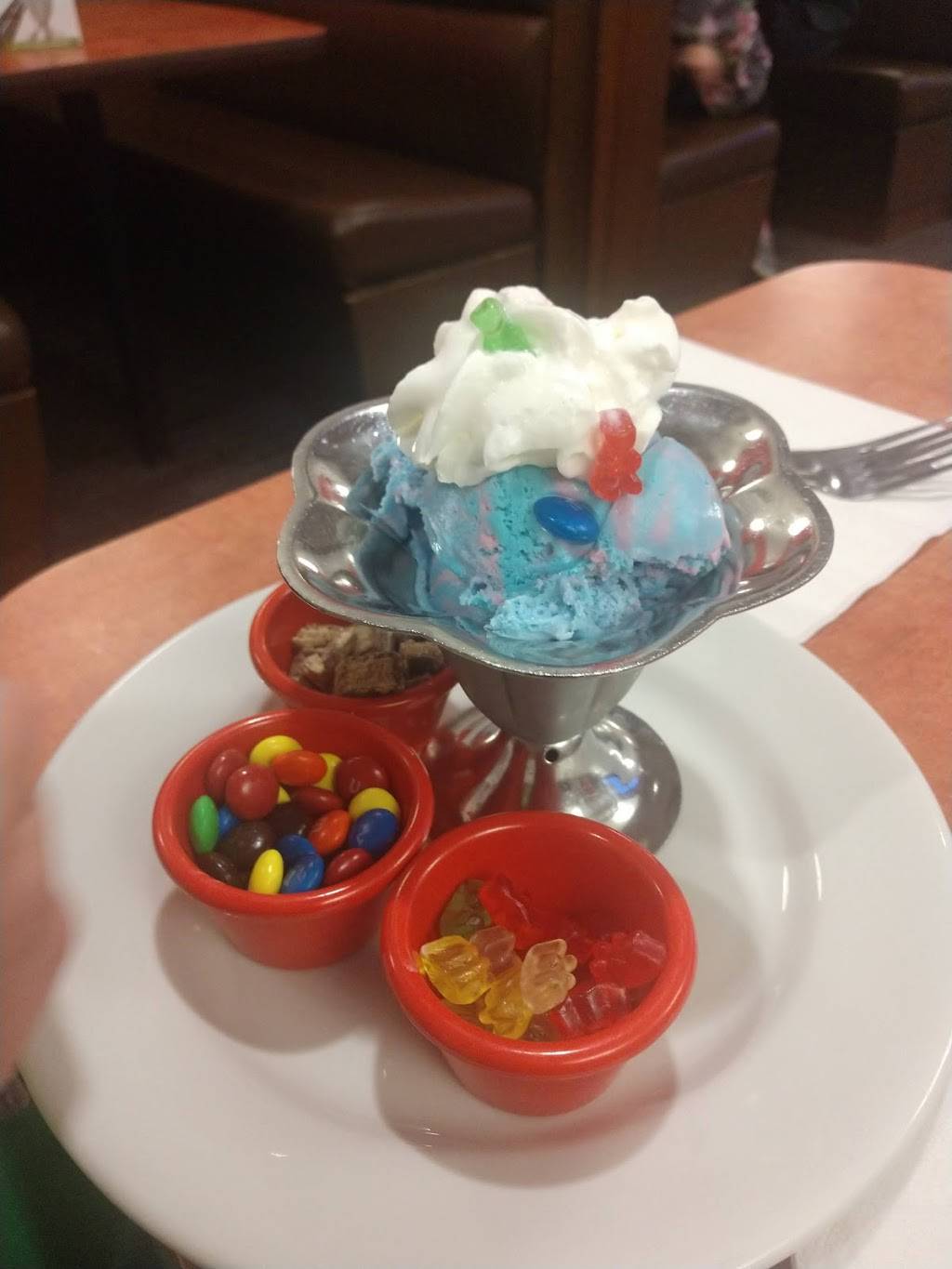 Friendlys | restaurant | 3099 William Penn Hwy, Easton, PA 18045, USA | 6102584360 OR +1 610-258-4360