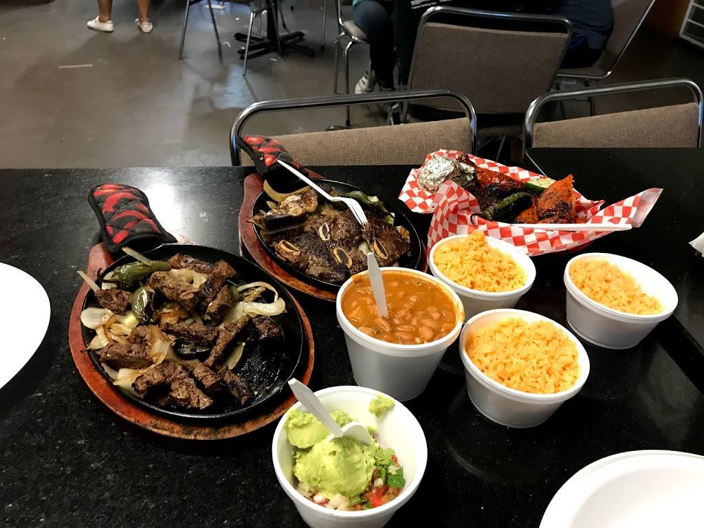 El Carbonero Pollos Asados | restaurant | 619 S General McMullen Dr, San Antonio, TX 78237, USA | 2109075573 OR +1 210-907-5573