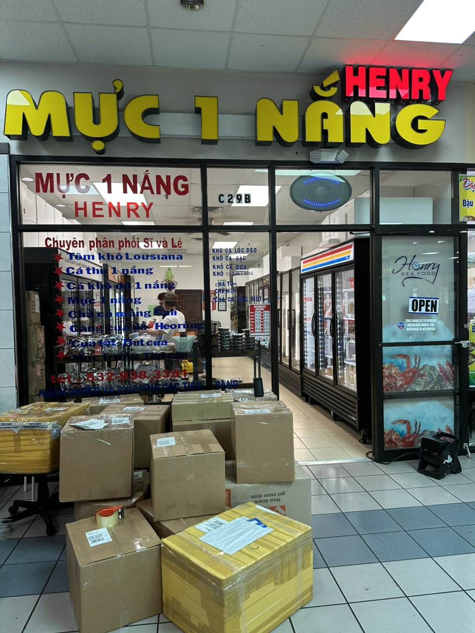 Mực 1 Nắng Henry | restaurant | 11209 Bellaire Blvd c29b, Houston, TX 77072, USA | 8329383391 OR +1 832-938-3391