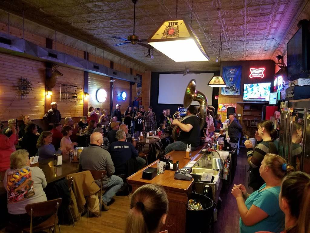 Hunters Restaurant Lounge | restaurant | 311 Midland St, Waco, NE 68460, USA | 4027285613 OR +1 402-728-5613