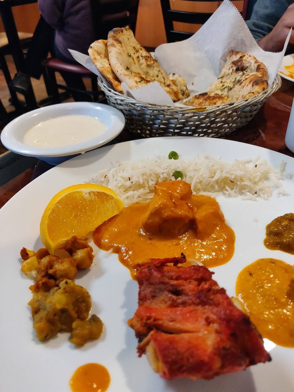 Tandoori Hut | restaurant | 3171 Main St, Buffalo, NY 14214, USA | 7169319343 OR +1 716-931-9343
