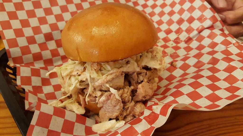 Brew N Que | restaurant | 1222 NW Maynard Rd, Cary, NC 27513, USA | 9197992023 OR +1 919-799-2023