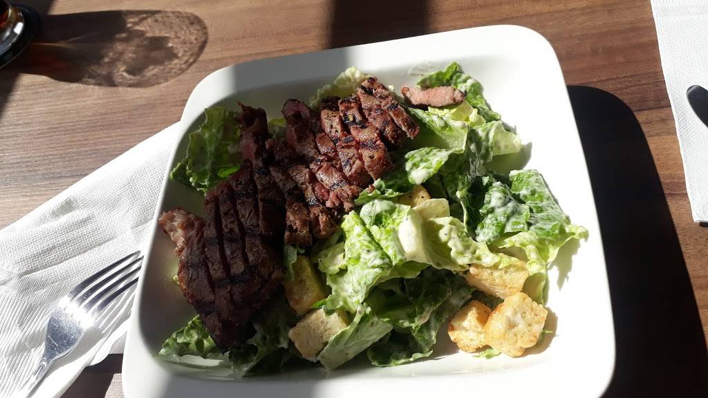 Queens Head | restaurant | 2555 Victoria Park Ave, Scarborough, ON M1T 1A3, Canada | 4168503291 OR +1 416-850-3291